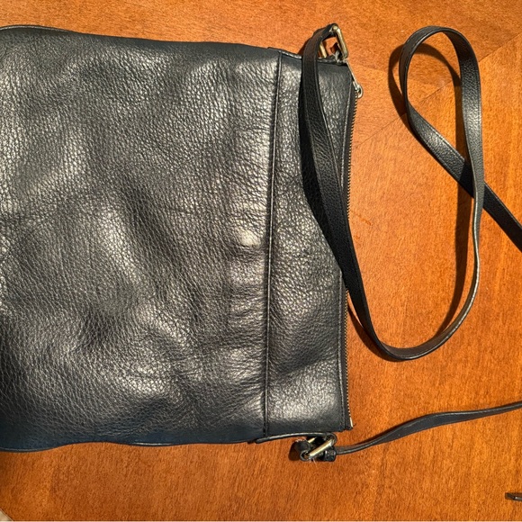 Michael Kors Black Pebbled Leather Crossbody Bag With Front Zipper - Picture 3 of 8